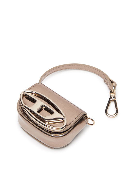 Bag charm in metallic leather (3)